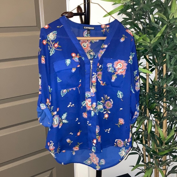 ⭐️express floral blouse⭐️ - Picture 1 of 3